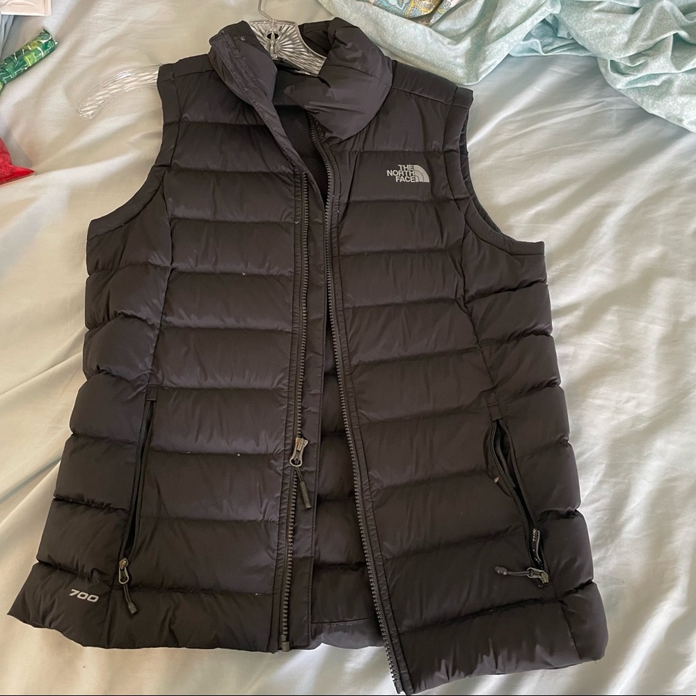 North face lightweight puffer vest size M
